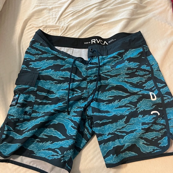 12 pairs of board shorts swim trunks. RVCA salty Crew billabong volcom. Size 34 - Picture 9 of 12